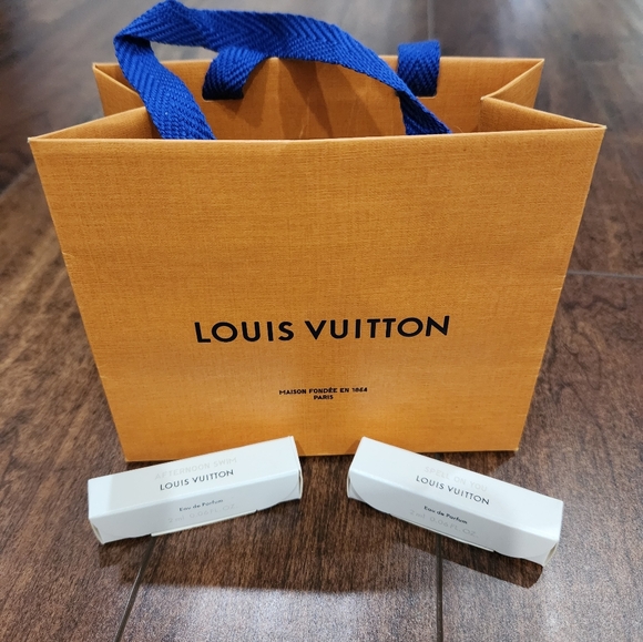 Louis Vuitton Orange Gift Bag Shopping Bag with 2 Tester Fragances. - Picture 4 of 10